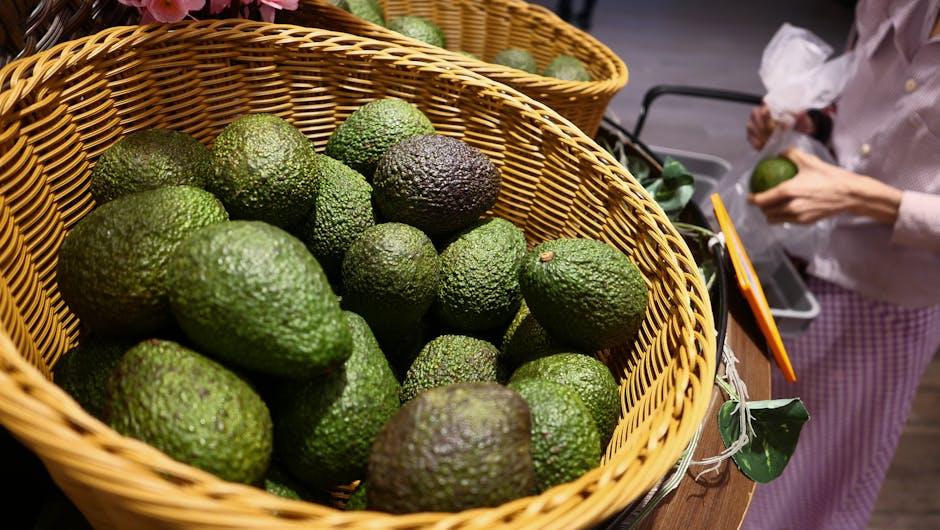 Navigating the Produce Aisle with Low-Carb Picks