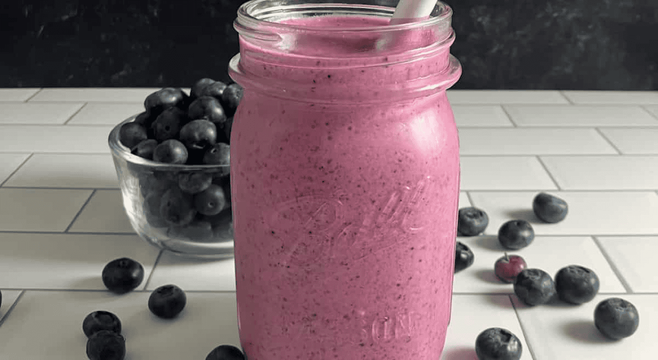 blueberry and peach smoothie