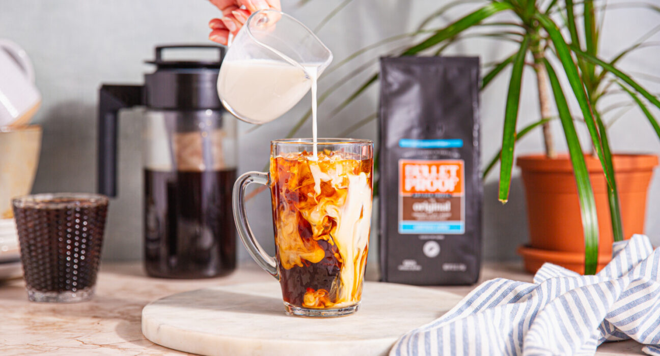 How to Make Cold Brew Coffee + Cold Brew vs Iced Coffee