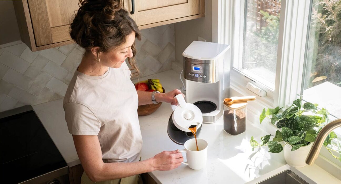 Best Time to Drink Coffee for Energy, Sleep & Longevity