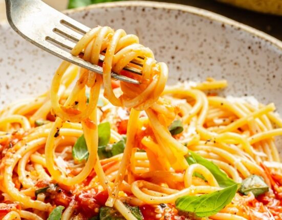 Fresh & Easy Pasta Pomodoro