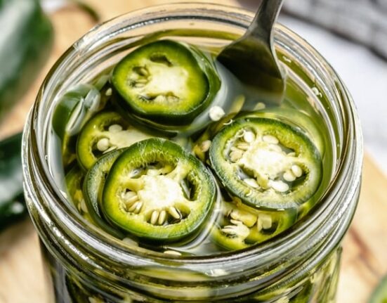 How to Make Pickled Jalapeños (5-ingredients!)