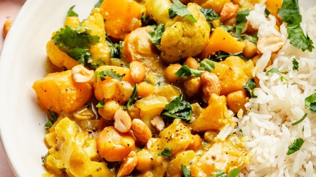 Vegan One Pot Butternut Squash Curry (ready in 30 minutes!)