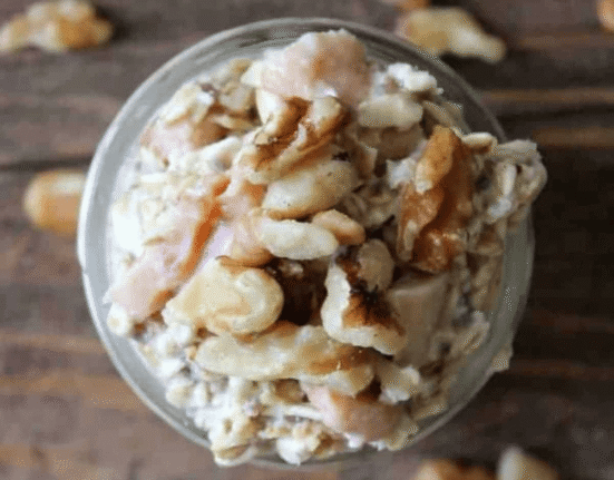 overhead picture of apple cinnamon overnight oats.