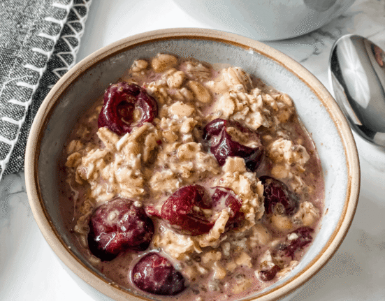 Cherry overnight oats