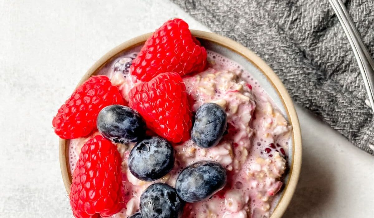 overnhead picture of cottage cheese overnight oats
