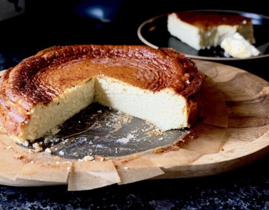 Keto Torta de Queso (Basque Cheesecake)