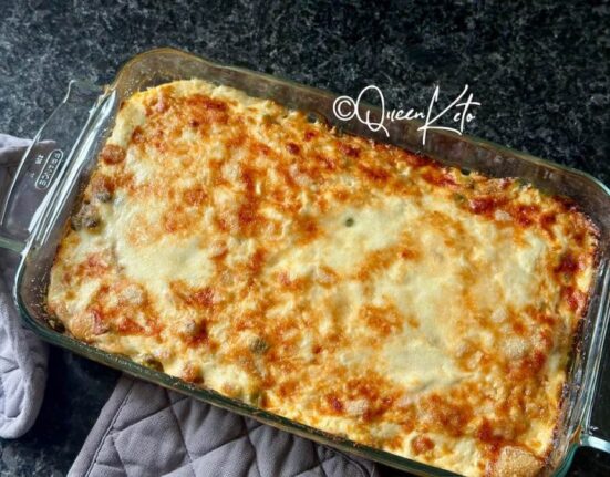 Keto Cheese, Peas and Prosciutto Bake