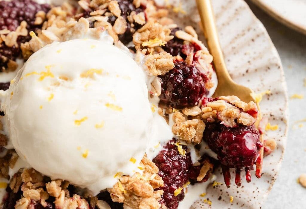 Easy Blackberry Crumble