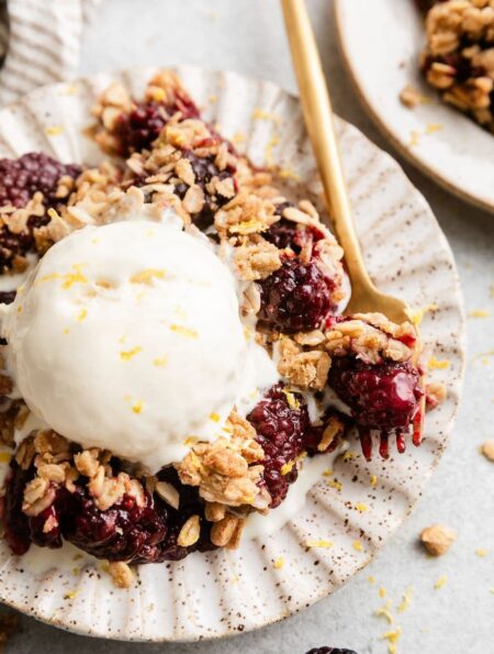 Easy Blackberry Crumble
