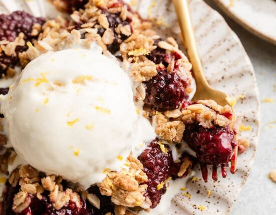 Easy Blackberry Crumble